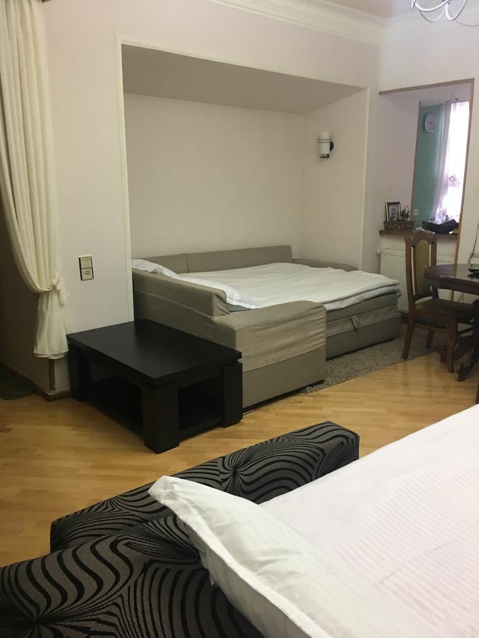 Guesthouse Zeinabi Tbilisi Buitenkant foto